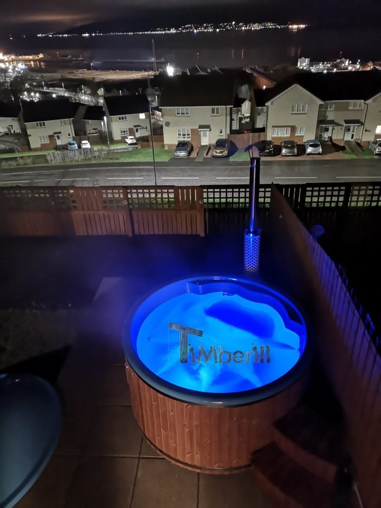 Wellness-Royal-thermo-wood-hot-tub-Jamie-Greenock 2