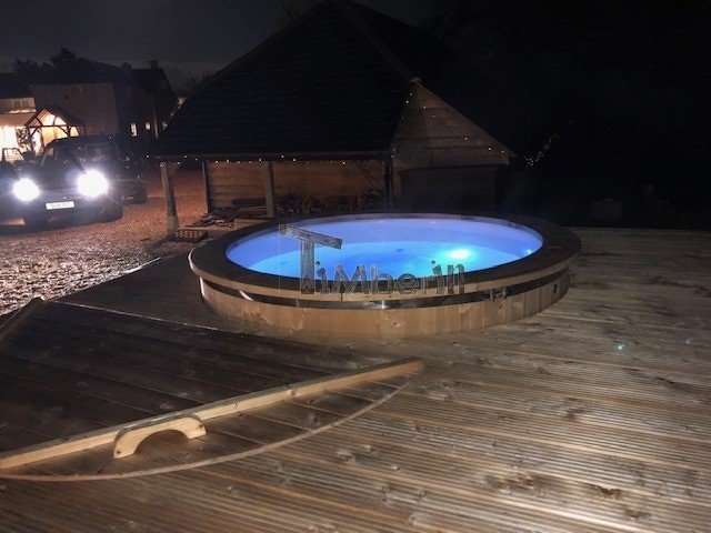 ELECTRIC OUTDOOR HOT TUB SPA, Alan, Newport, U K (1)