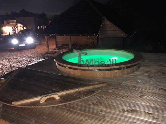 ELECTRIC OUTDOOR HOT TUB SPA, Alan, Newport, U K (2)
