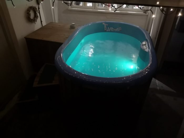 Oval hot tub for 2 persons with fiberglass liner, stephen, bridport, united kingdom (5)