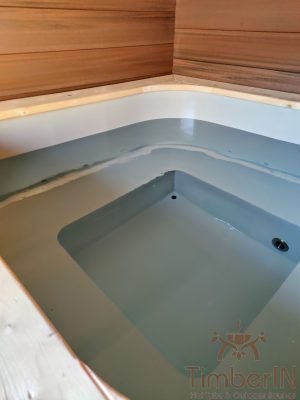 Square large hot tub (2)