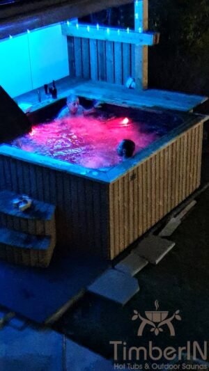 Square large hot tub (3)