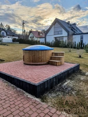 Wooden hot tub with electric heater (1)