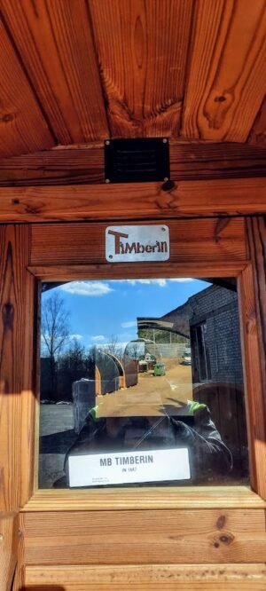 Outdoor barrel sauna on wheels mobile (11)