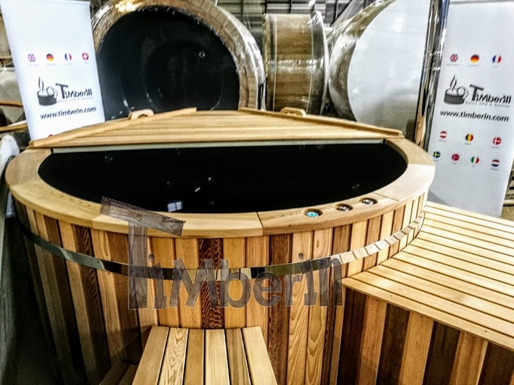 Outdoor hot tub Canadian Red Cedar