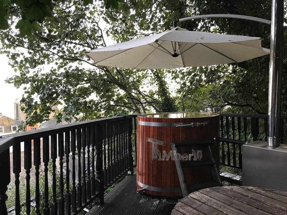Wooden hot tub for 2 persons Mike U.K.