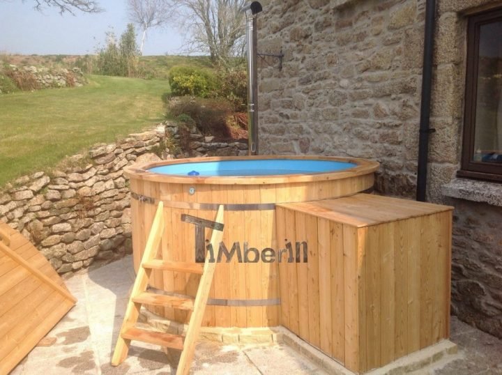 POLYPROPYLENE HOT TUB,Gilly, Truro, U K (1)