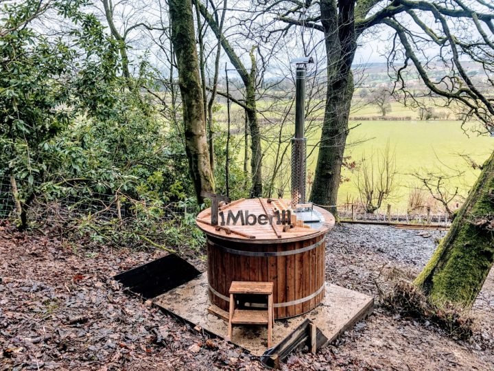 Polypropylene Lined Outdoor Spa Vintage Dressing, Kate, Shropshire, UK (1) (1)