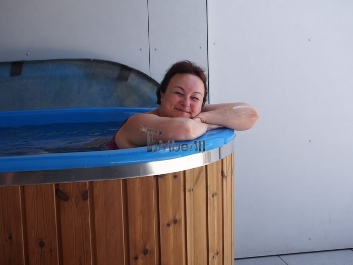 Oval hot tub for 2 persons with fiberglass liner, Geoffrey and Sandra, Dörflingen, Schwitzerland 2 OLYMPUS DIGITAL CAMERA