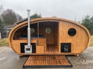 Outdoor oval sauna with an integrated hot tub (27)