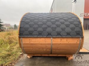 Outdoor oval sauna with an integrated hot tub (29)