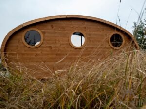 Outdoor oval sauna with an integrated hot tub (82)