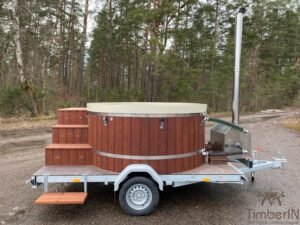 Mobile outdoor hot tub with polypropylene lining (4)