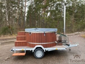 Mobile outdoor hot tub with polypropylene lining (7)
