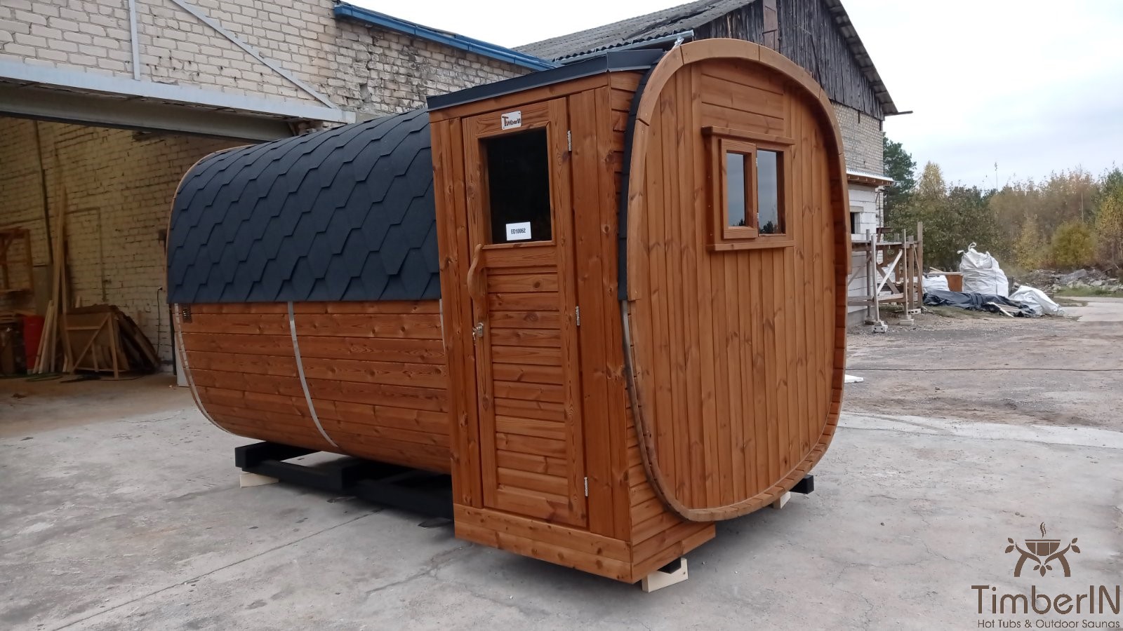 Outdoor Saunas Carlow 1 Outdoor barrel sauna in Carlow garden
